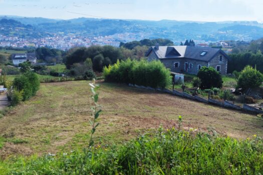 Se vende finca urbana en Betanzos