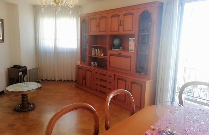 En venta piso en Avda. Arteixo
