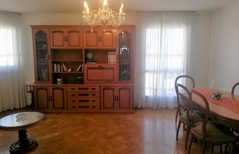 En venta piso en Avda. Arteixo