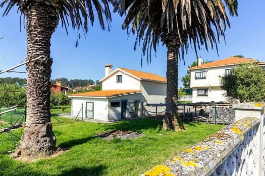 En Mera, se vende casa