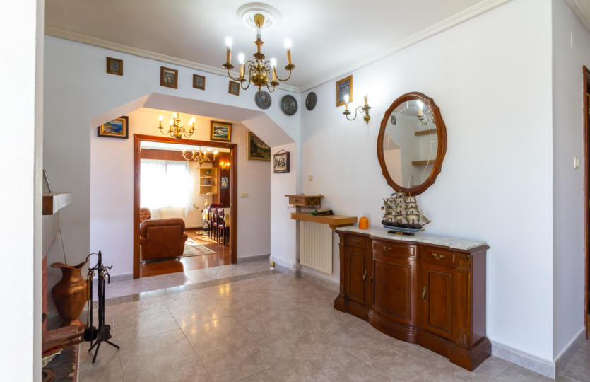 En Mera, se vende casa