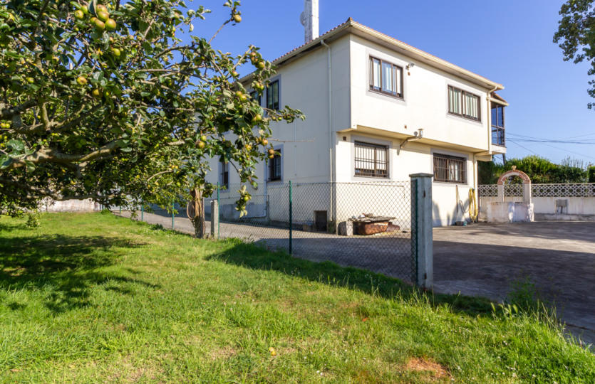 En Mera, se vende casa