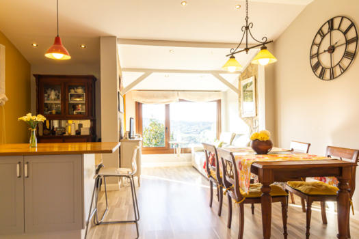 VENDIDO – En venta casa y bungalow en Abegondo