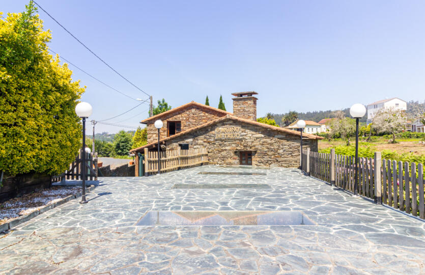 Se vende casa de piedra
