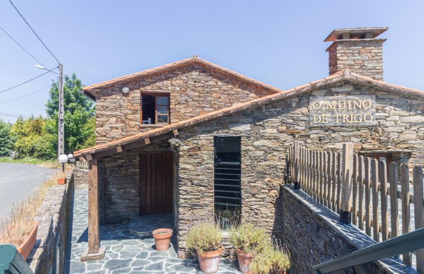 Se vende casa de piedra