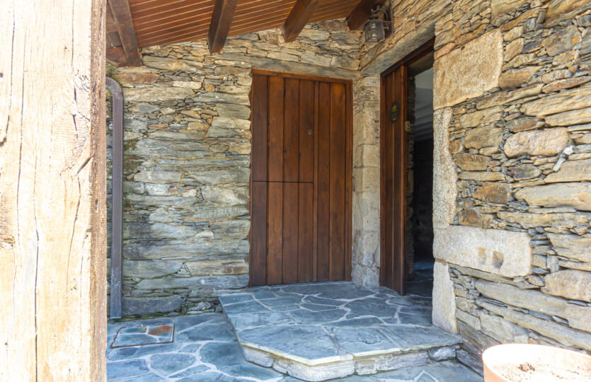 Se vende casa de piedra