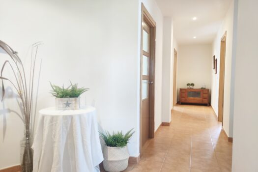 VENDIDO – En la costa, se vende casa con vistas