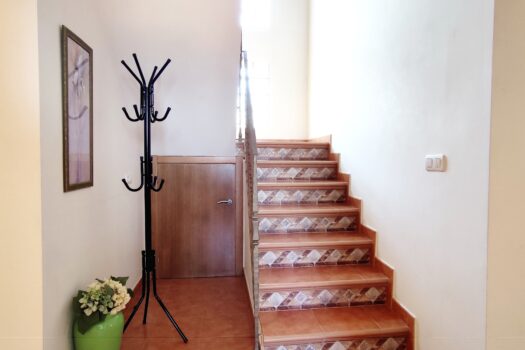 VENDIDO – En la costa, se vende casa con vistas