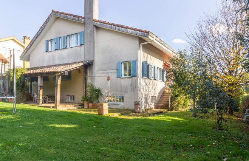 Se vende casa en Bergondo