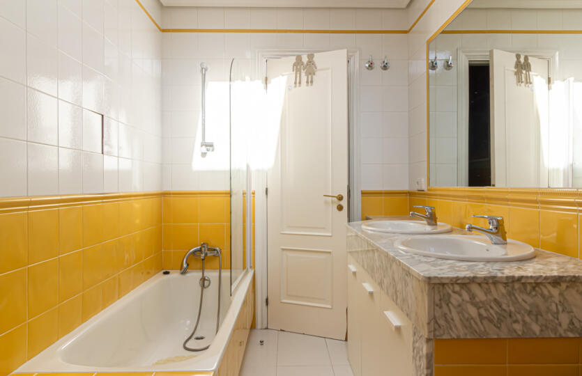 Se vende casa en Bergondo