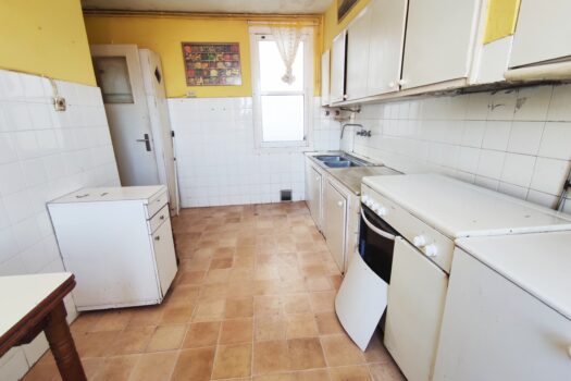 VENDIDO – En la Ciudad Vieja se vende piso