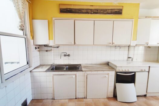 VENDIDO – En la Ciudad Vieja se vende piso