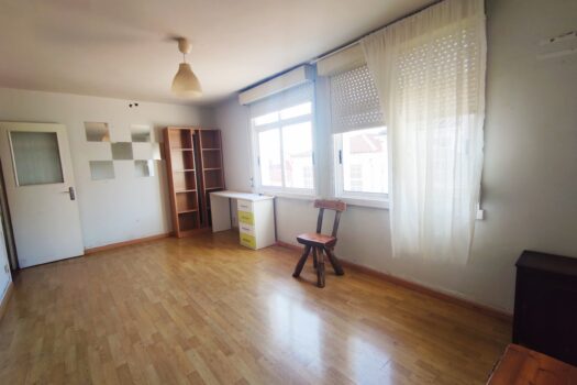 VENDIDO – En la Ciudad Vieja se vende piso