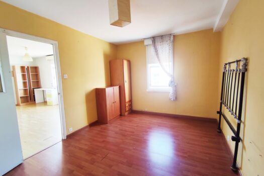 VENDIDO – En la Ciudad Vieja se vende piso