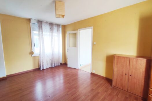 VENDIDO – En la Ciudad Vieja se vende piso