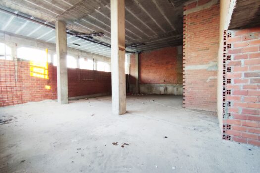 En Betanzos, local comercial en venta