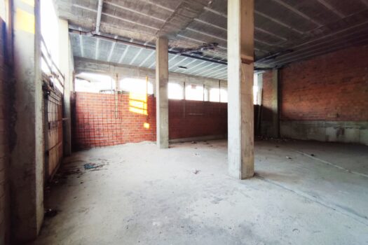 En Betanzos, local comercial en venta