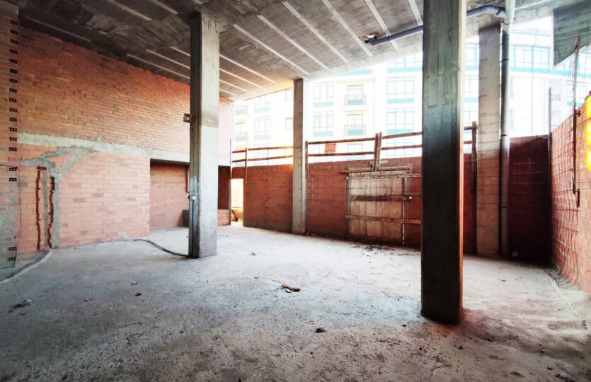 En Betanzos local comercial en venta