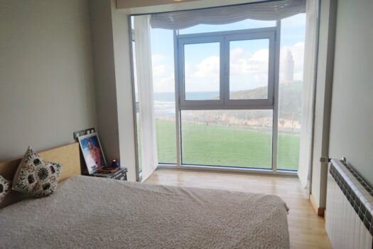 VENDIDO – Se vende exclusivo piso con piscina y vistas al mar