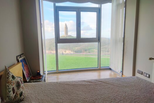 VENDIDO – Se vende exclusivo piso con piscina y vistas al mar