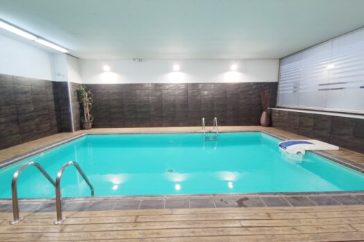 VENDIDO – Se vende exclusivo piso con piscina y vistas al mar