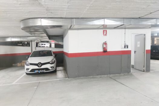 VENDIDO – Se vende exclusivo piso con piscina y vistas al mar