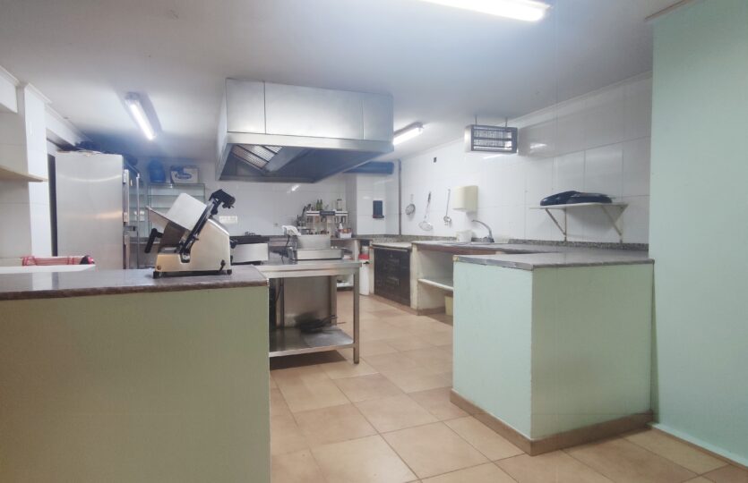 En venta local comercial en Betanzos