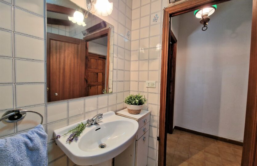 En venta casa de piedra con bodega