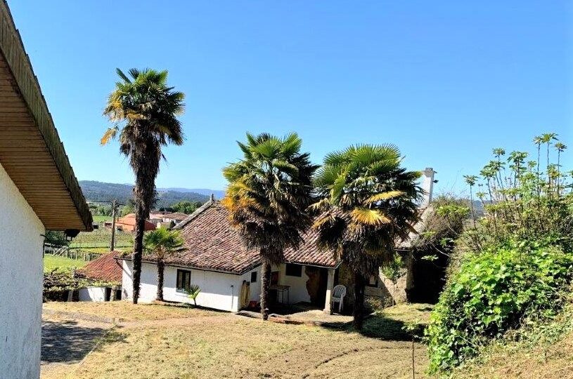 En venta casa de piedra con bodega