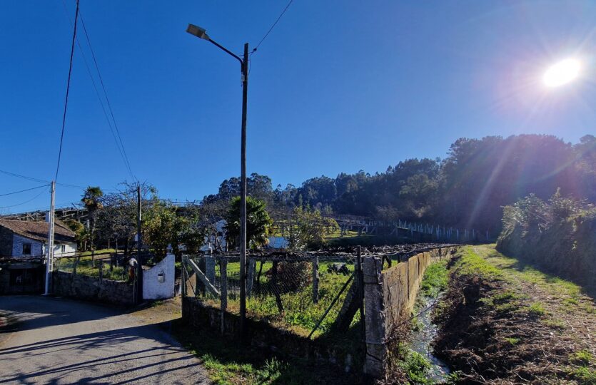 En venta casa de piedra con bodega