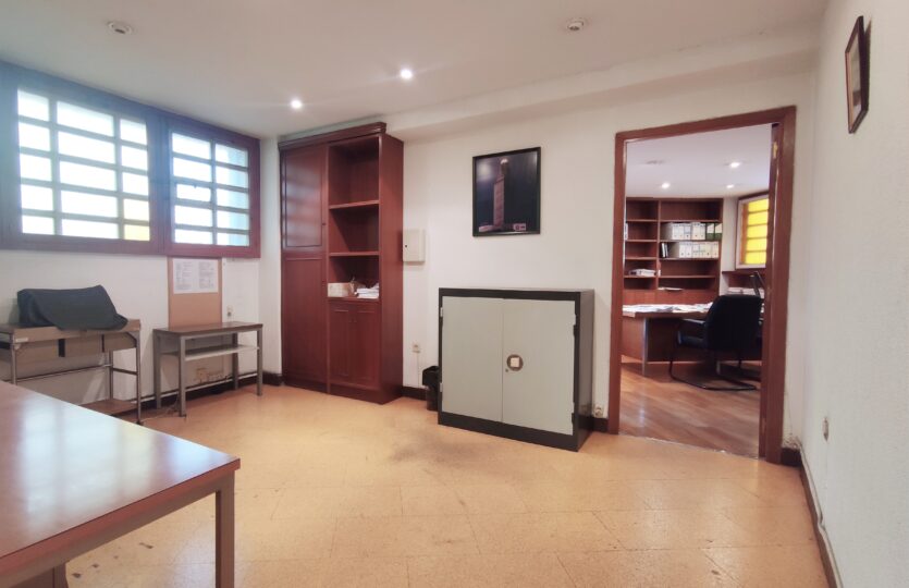 En venta céntrica entreplanta de oficinas