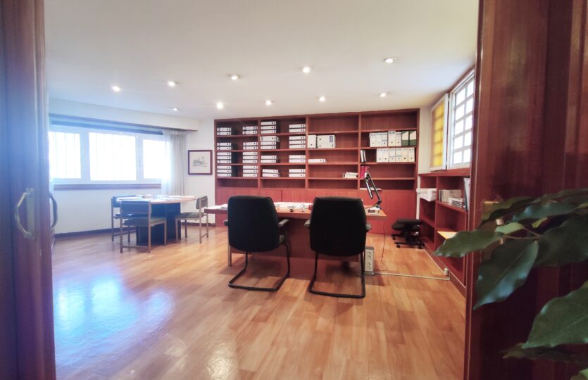 En venta céntrica entreplanta de oficinas