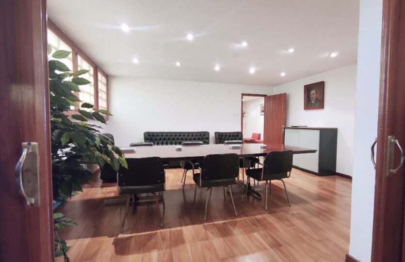 En venta céntrica entreplanta de oficinas