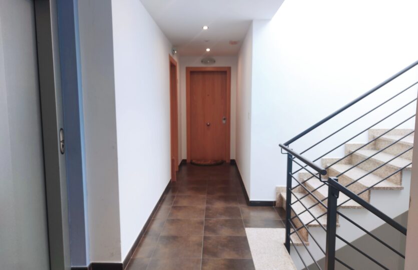 Se vende piso en Ares