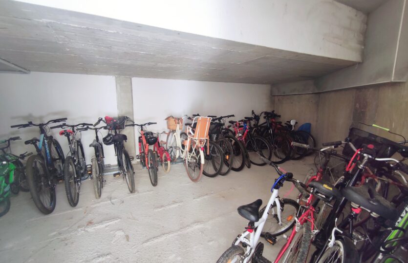 Se vende piso en Ares