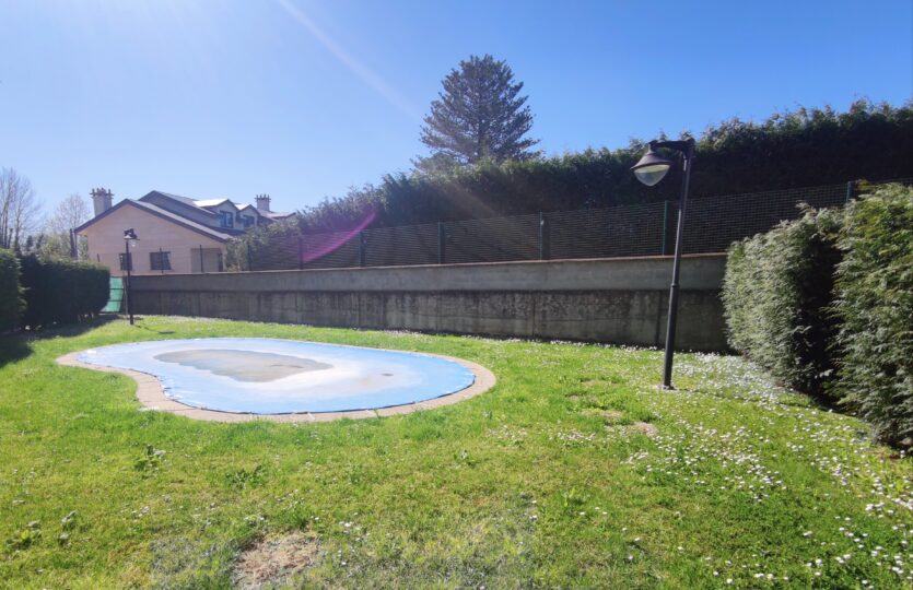Se vende piso en Ares