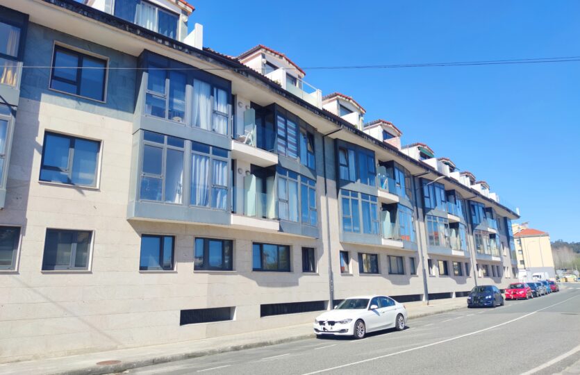 Se vende piso en Ares