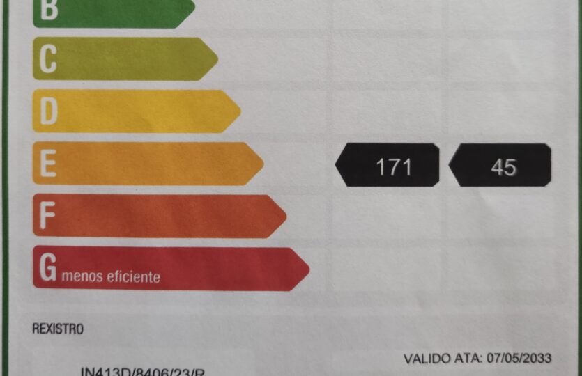 Se vende casa en Cecebre