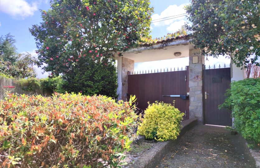 Se vende casa en Cecebre