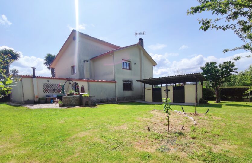 Se vende casa en Cecebre