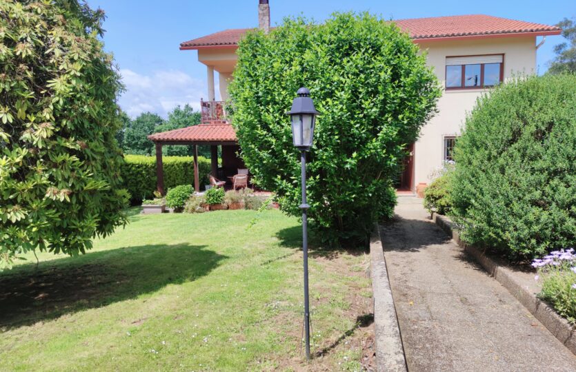 Se vende casa en Cecebre