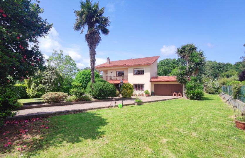 Se vende casa en Cecebre