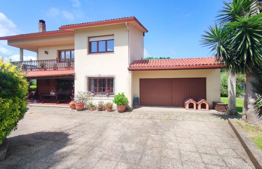 Se vende casa en Cecebre