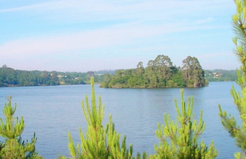 Se vende casa en Cecebre