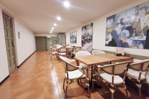 VENDIDO-Local comercial en venta en la Plaza de España en A Coruña