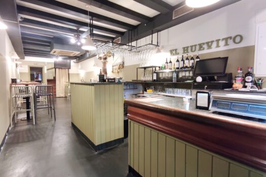 VENDIDO-Local comercial en venta en la Plaza de España en A Coruña