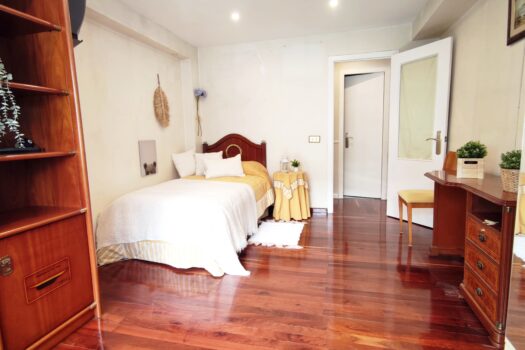 VENDIDO. En venta soleado piso céntrico