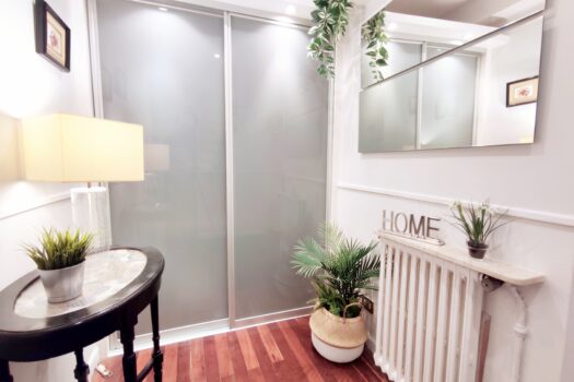 VENDIDO. En venta soleado piso céntrico