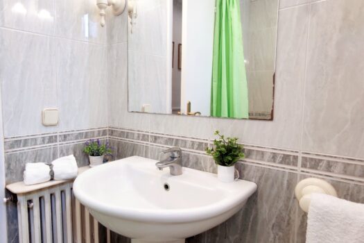 VENDIDO. En venta soleado piso céntrico