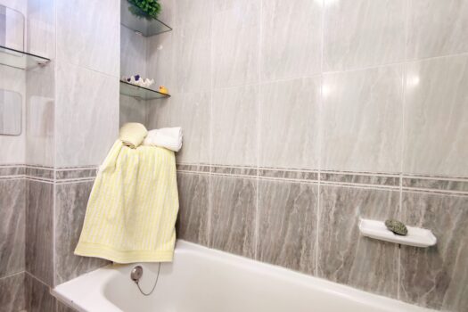 VENDIDO. En venta soleado piso céntrico